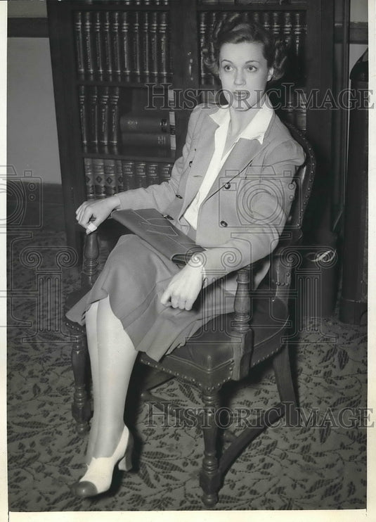 1941 Mrs Leona Giordano Suing for Divorce Cruelty  - Historic Images