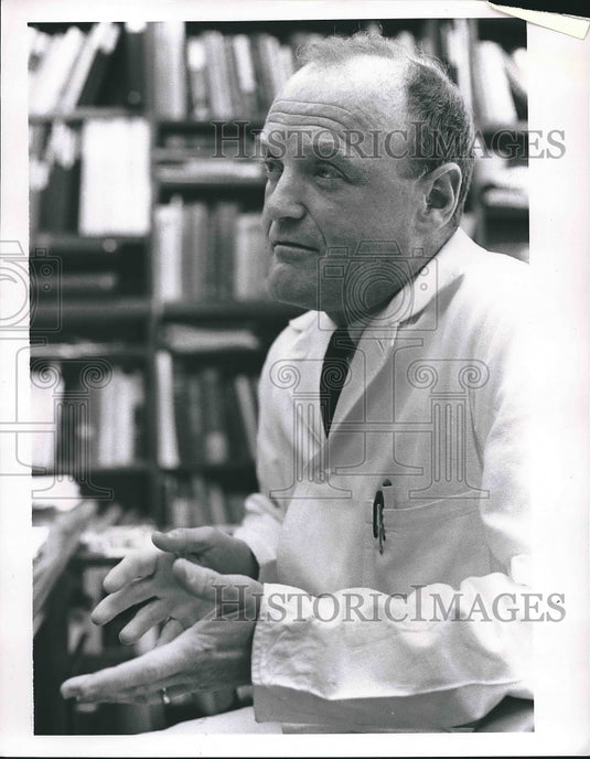 1965 Press Photo Howard Schneiderman, WRU - nea93571 - Historic Images