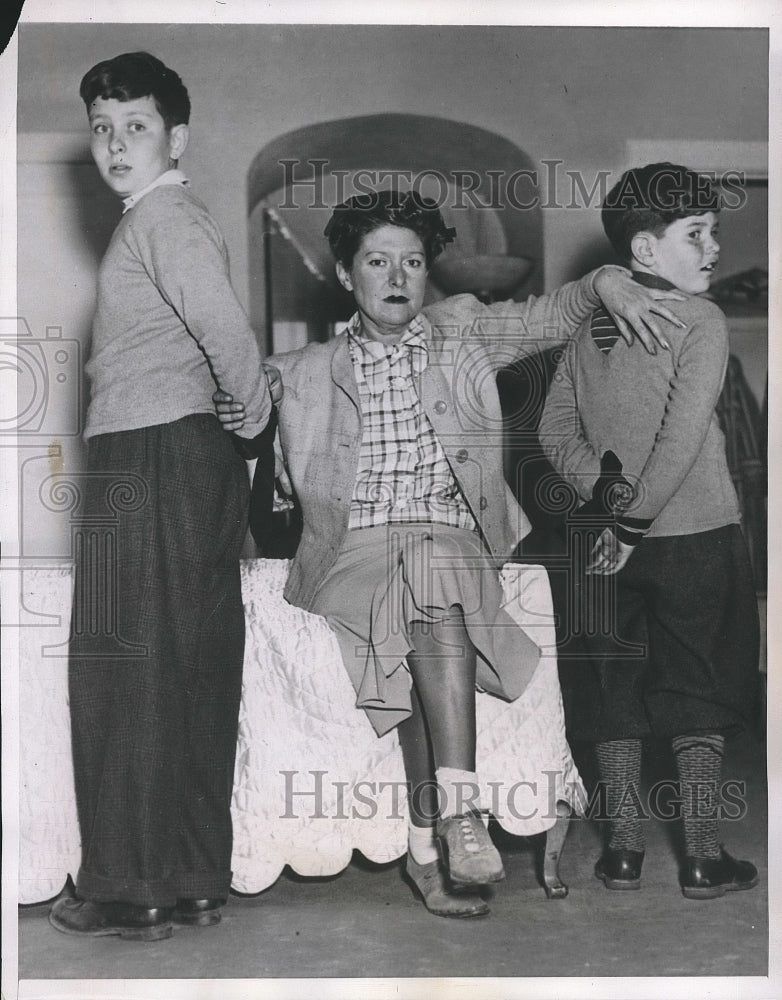 1938 Woodsburgh, NY Mrs Sally Milgrem &amp; sons Franklin &amp; Paul - Historic Images