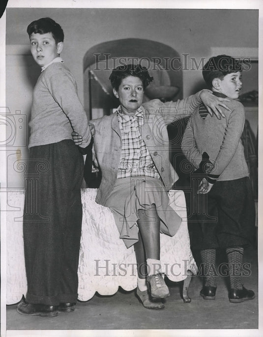 1938 Woodsburgh, NY Mrs Sally Milgrem & sons Franklin & Paul - Historic Images