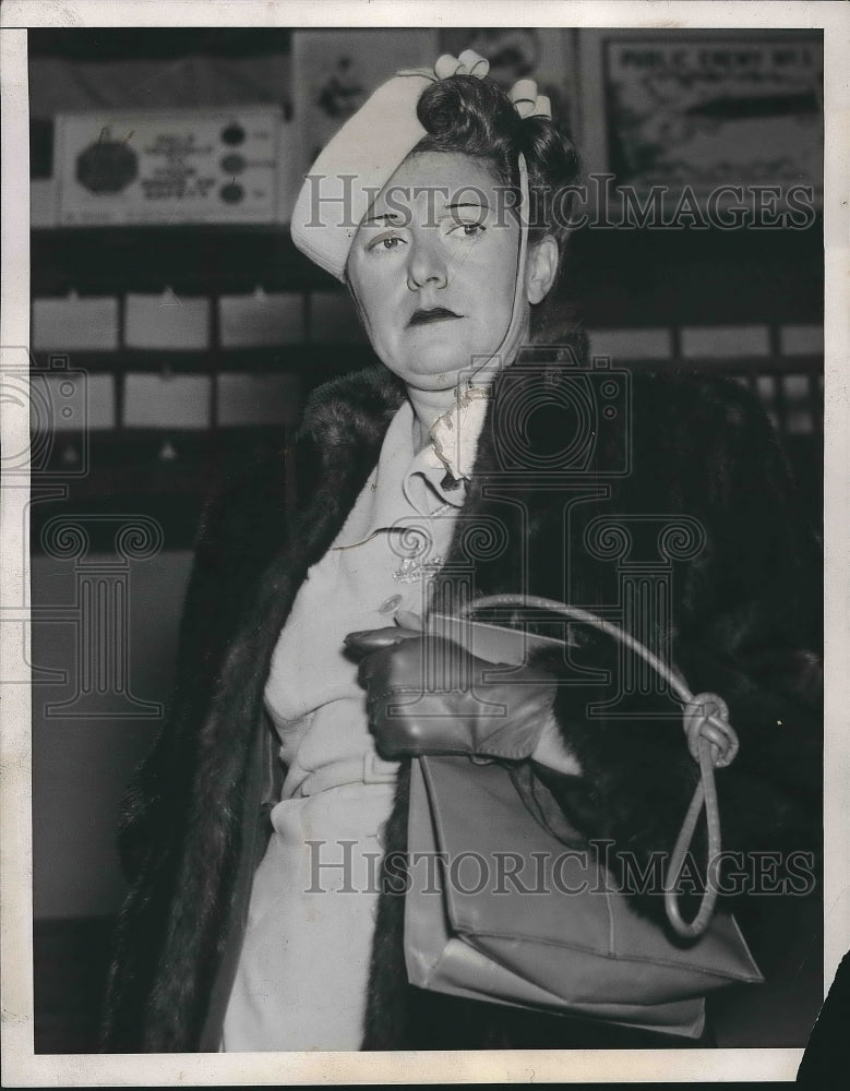 1938 Woodsburgh, NY Mrs Sally Milgrem  - Historic Images