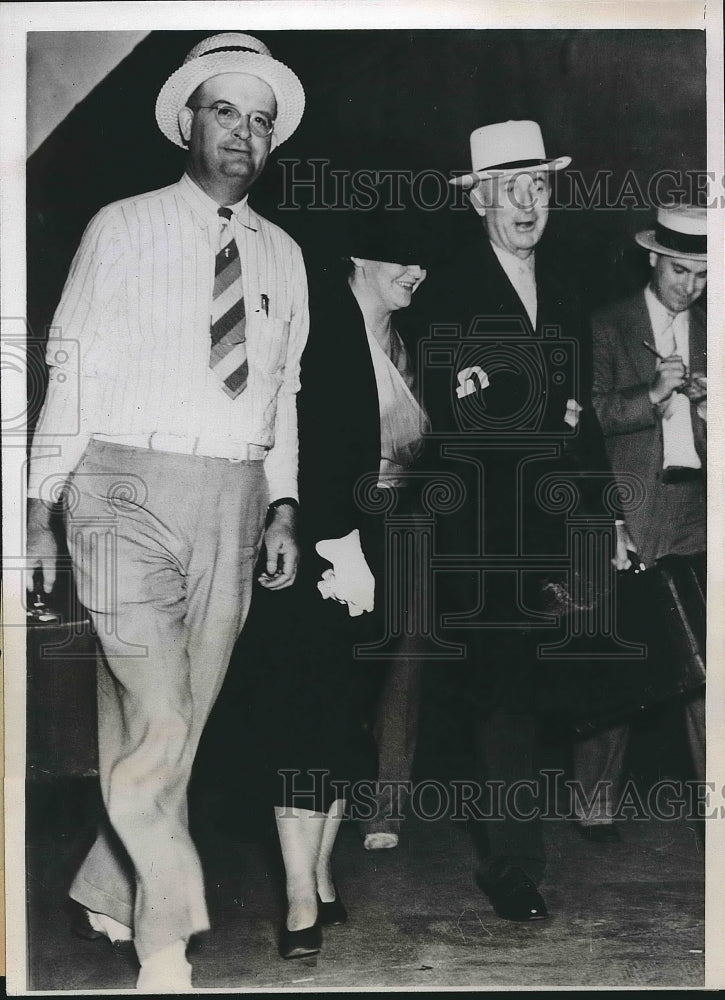 1937 Mrs Nellie Tipton Muench en route to Mo. women&#39;s prison - Historic Images