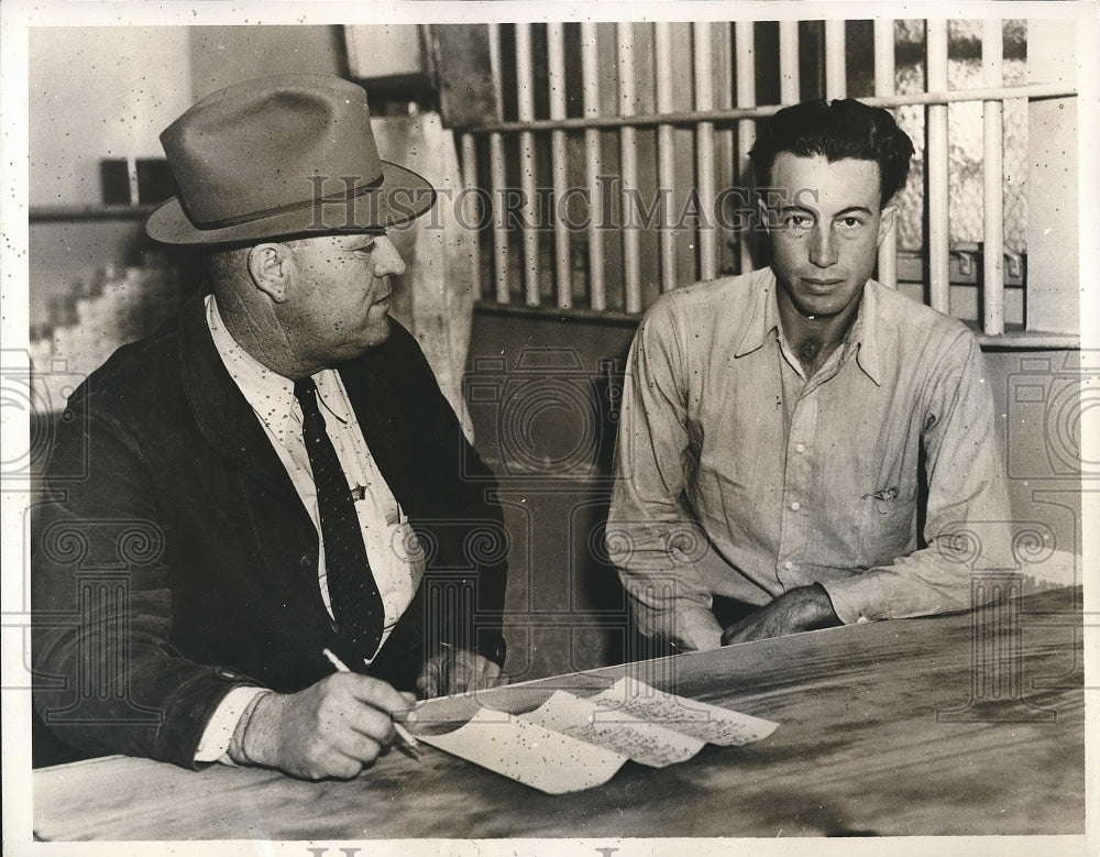 1935 Criminal Luther Slippery Gatlin in Police Custody after Escape - Historic Images