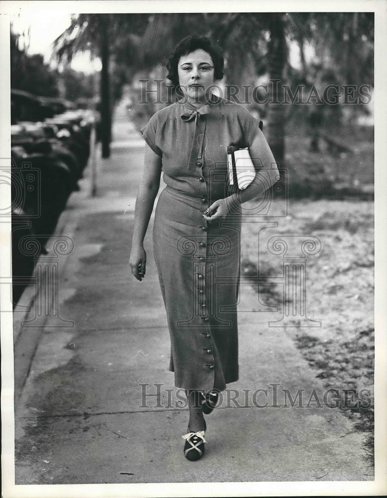 1937 Press Photo Mrs Guernsey Curran Jr Palm Beach Winter Vacation - nea93877 - Historic Images