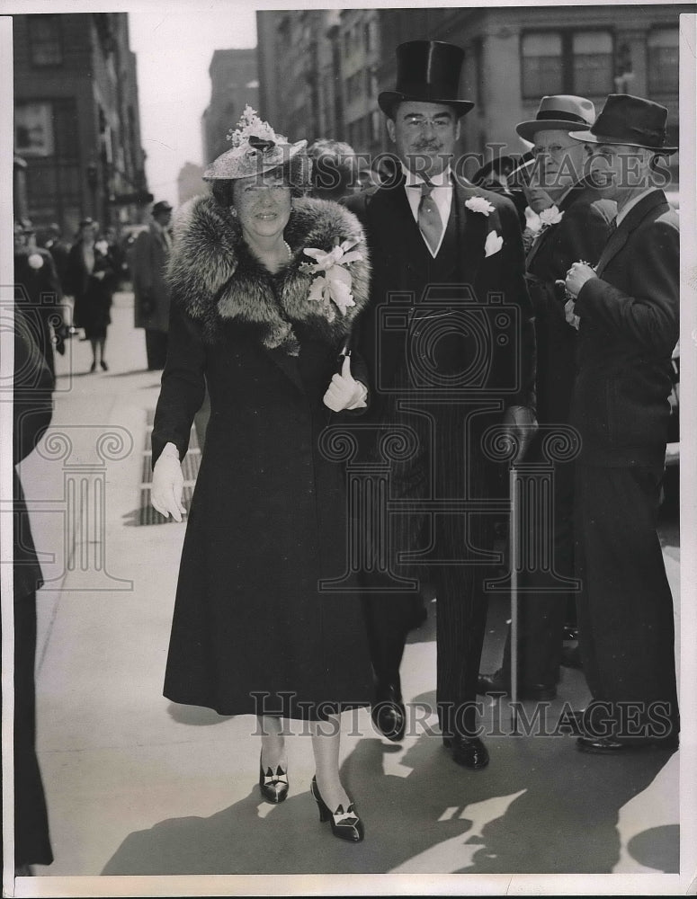 1938 Press Photo Mr Mrs Guernsey Curran Fifth Avenue St Thomas Church - Historic Images