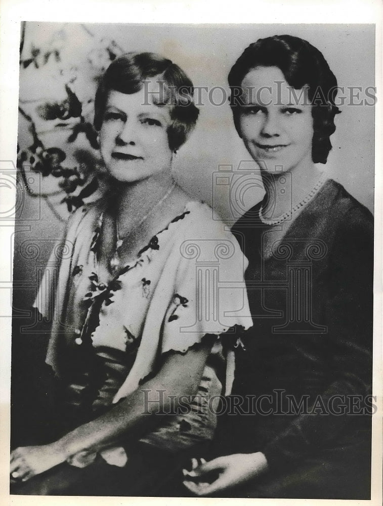 1932 Press Photo Geneva Guertin &amp; Mother Mrs Ruby Guertin Wanted in US - Historic Images