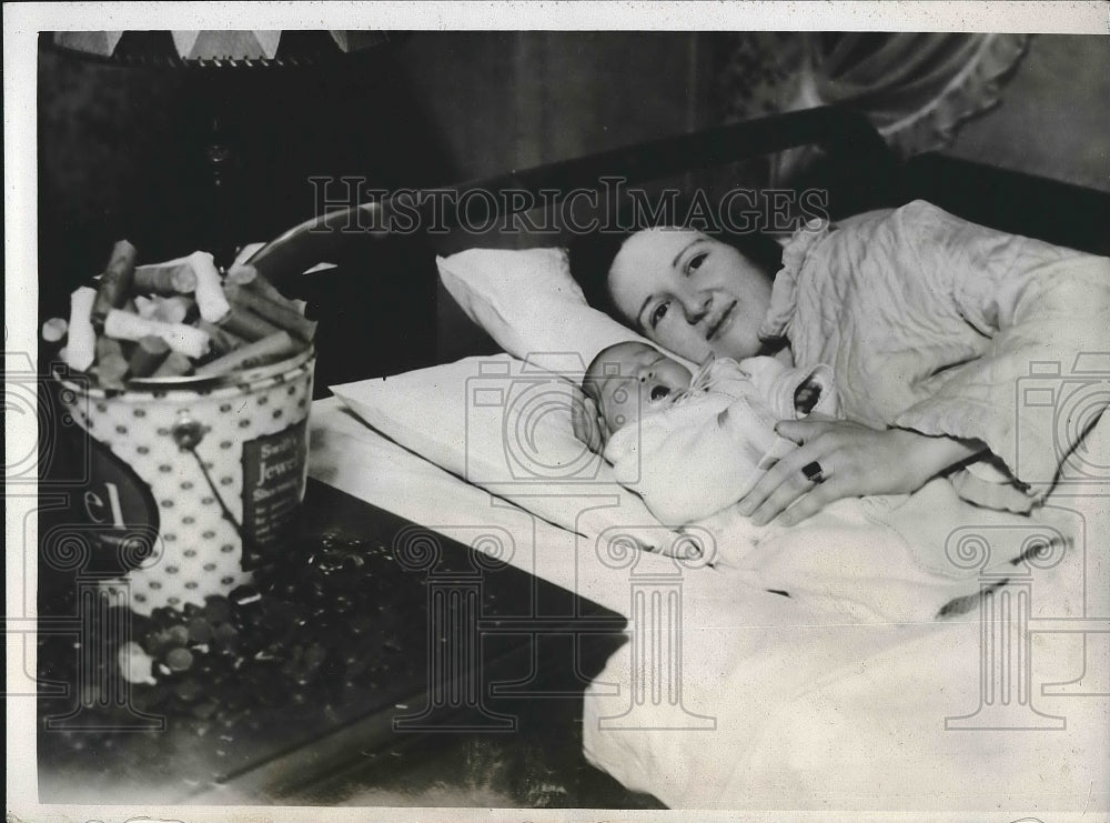 1933 Press Photo Mrs OP Goodman Saved Enough Pennies To Pay Doctor Bill - Historic Images