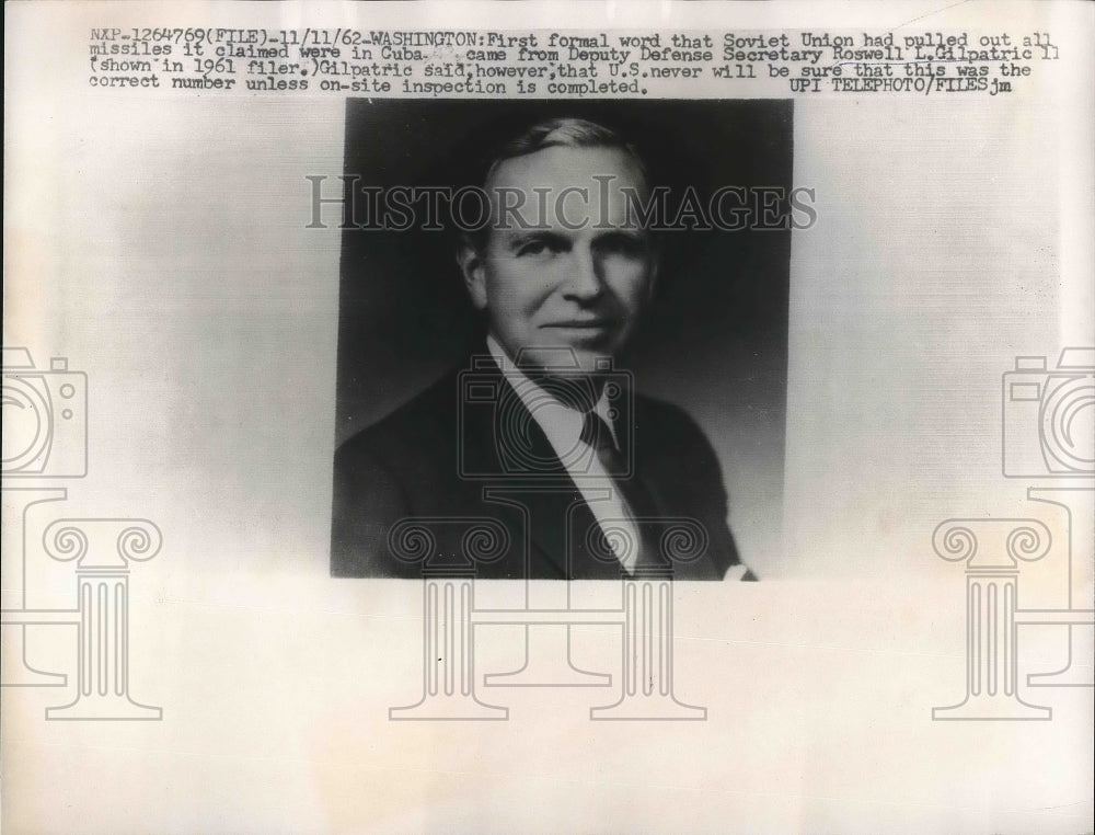 1962 Deputy Defense Secretary Roswell Gilpatric Gets Word - Historic Images