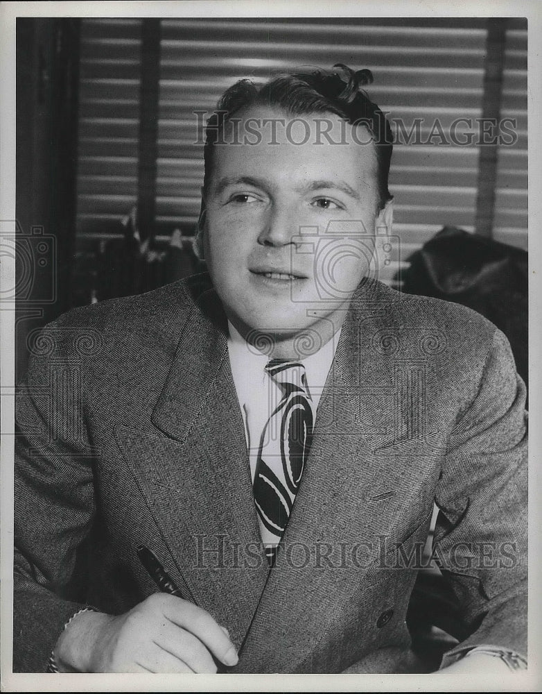 1947 Press Photo Richard Gould Businessman Office Portrait - nea94491 - Historic Images