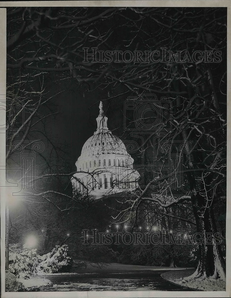 1945 Press Photo Washington D.C. Capital Building After Heavy Snowfall - Historic Images