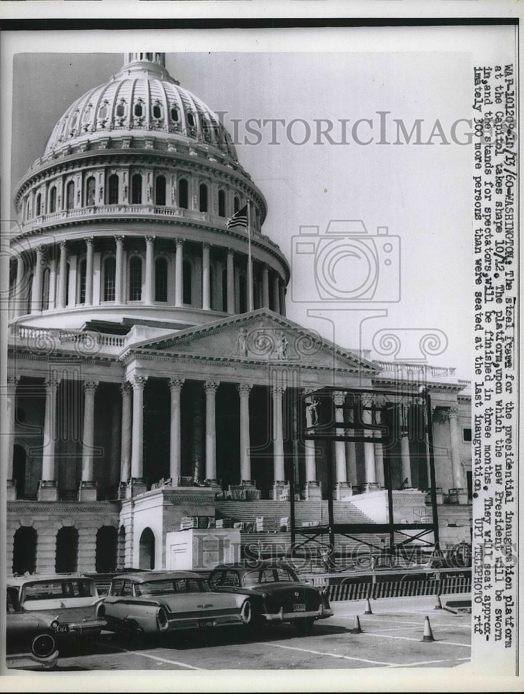1960 Press Photo Carpenters Prepare Platform For Presidential Inauguration - Historic Images
