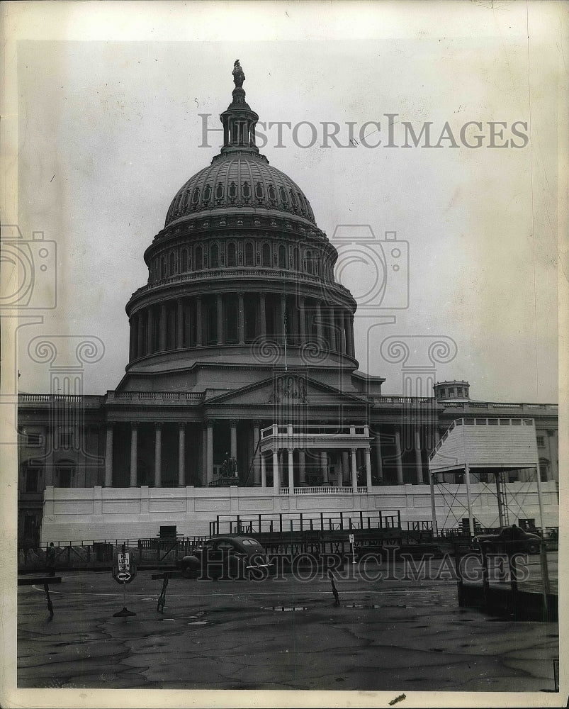 1940 Workmen Prepare Platform For Presidential Inauguration - Historic Images
