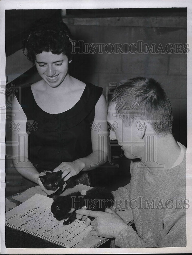 1956 Press Photo Gladys Goldberg &amp; John Weaver Members Of &quot;Desert Song&quot; - Historic Images