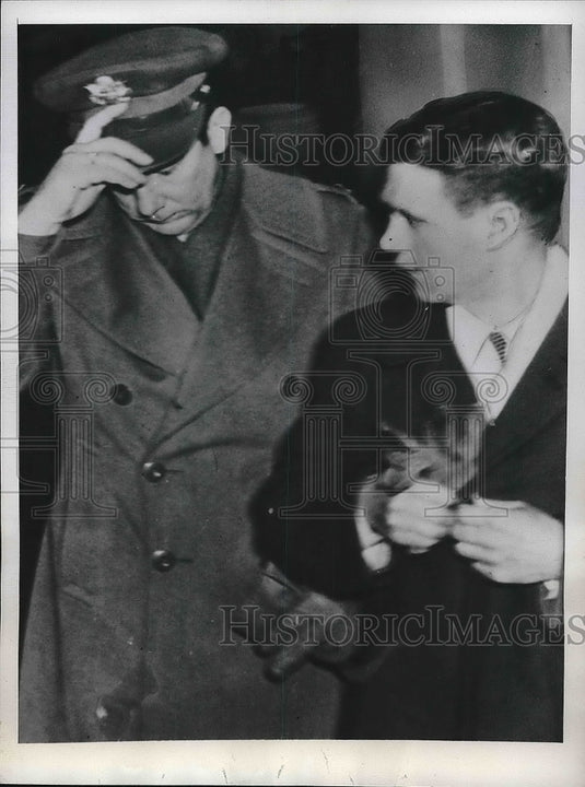 1946 Press Photo Capt. Aaron M. Gore Sr. & Donald Donaldson fathers of two 15-yr - Historic Images