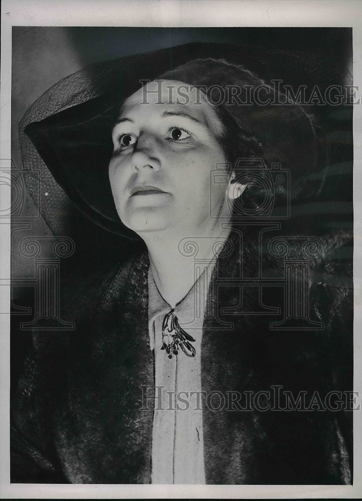 1940 Leta Gosden At Court For Divorce To Husband In California - Historic Images