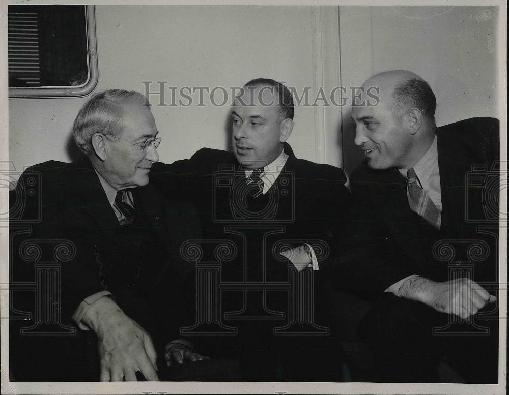 1941 Press Photo Judge Clarence Gordon &amp; Paul Myron - nea94813 - Historic Images