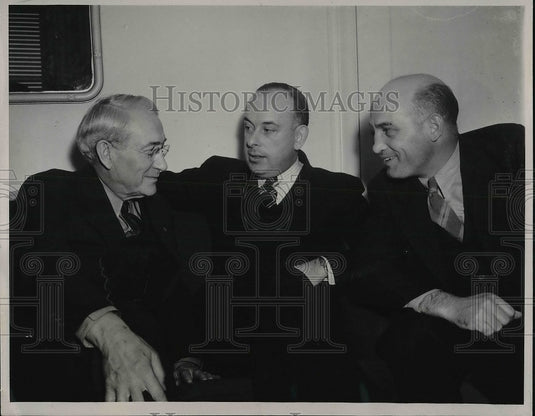 1941 Press Photo Judge Clarence Gordon & Paul Myron - nea94813 - Historic Images