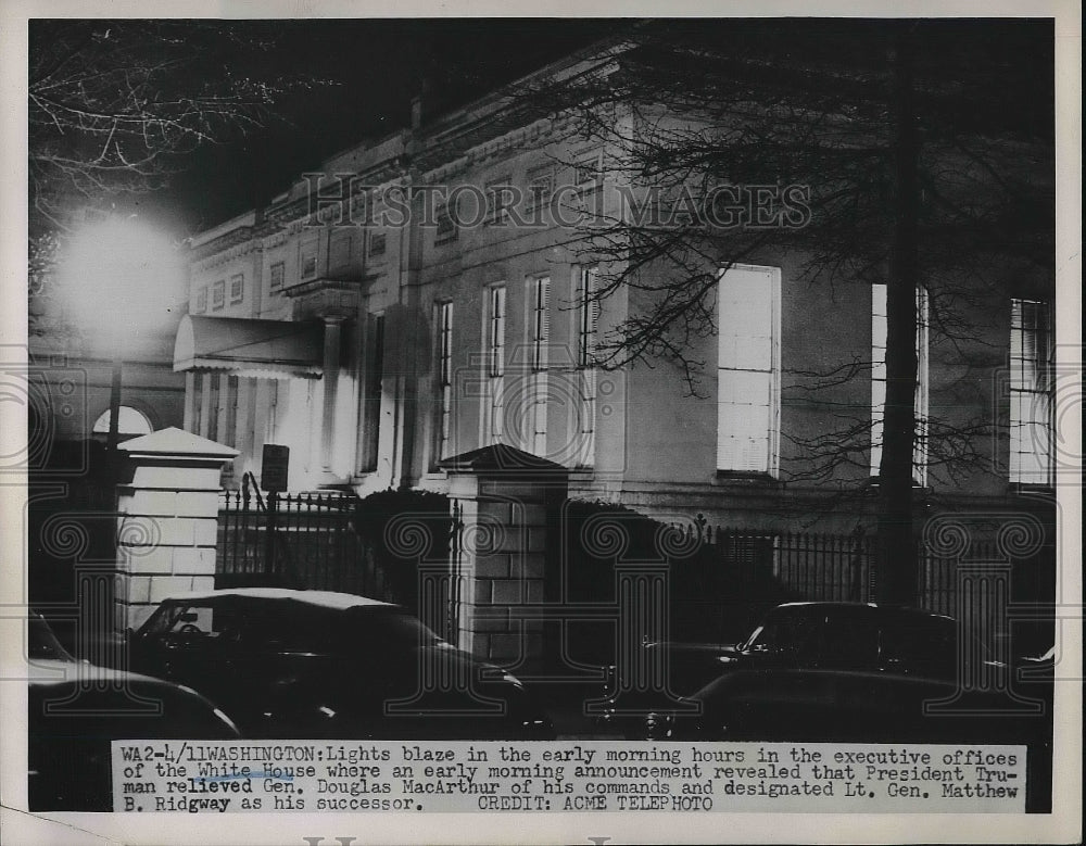 1951 Press Photo Lights Blazing In Early Morning At White House For Conference - Historic Images