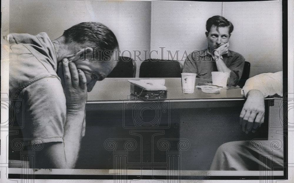 1959 Press Photo Hugh Gurley and John Walker Listen to Murder Plot - nea94976 - Historic Images