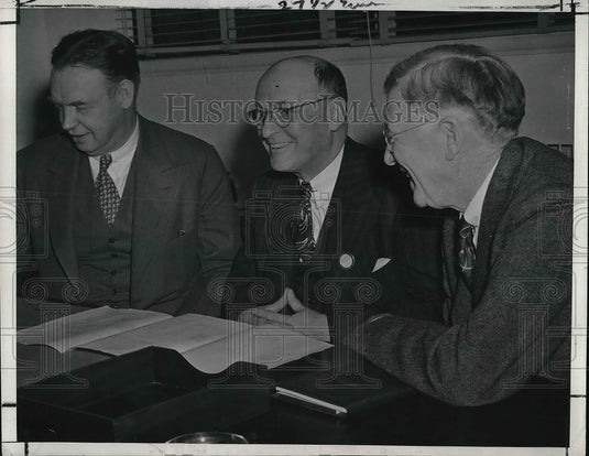 1942 Tom Girdler Chairman & CEO Of Consolidated Aircraft Corp. - Historic Images