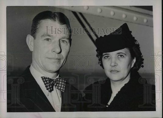 1941 Lieut. Commander Cato Glover Returns On SS Exalibur From Lisbon - Historic Images