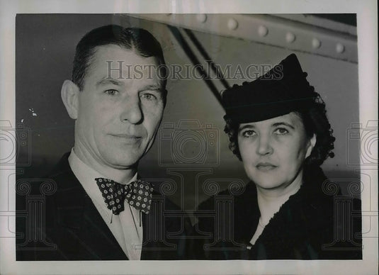1941 Lieut. Commander Cato Glover Returns From Lisbon SS Excalibur - Historic Images