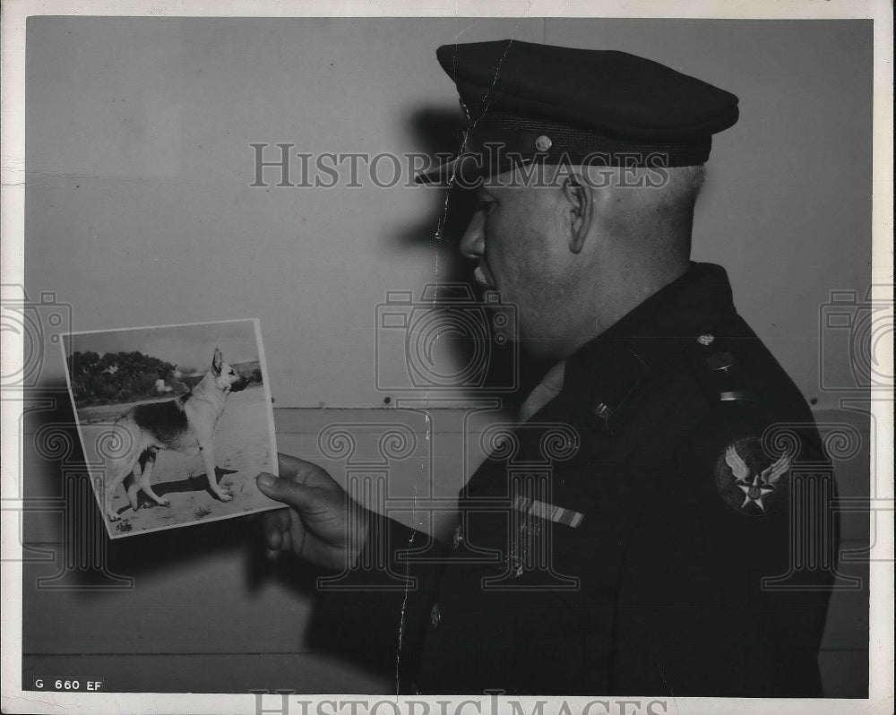 1943 Lt. Albert Granger Assistant Post Communications Officer - Historic Images