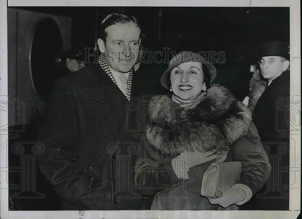 1934 Press Photo Madame Galli-Curci &amp; Husband Homer Samuels Arriving In New York - Historic Images