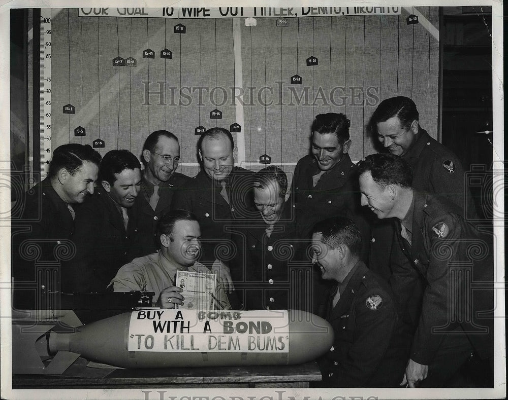1942 Pvt. Mitchell Goren,Pvt. Houston Arrot,Cpl. Alton Hightower - Historic Images