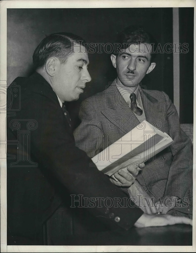 1938 Press Photo Abe Greenberg being questioned by Dep Dist Atty George Stahlman - Historic Images