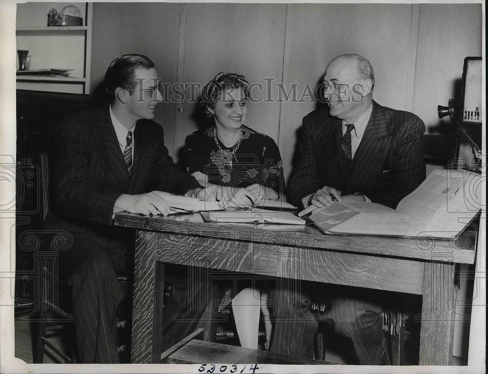 1939 Press Photo Donald Sr &amp; Jr &amp; Mary ellen Mitchell at Univ of Wash. - Historic Images