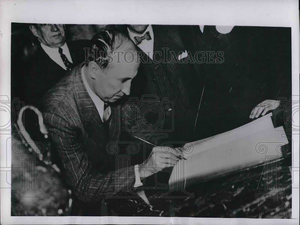 1945 Press Photo Montevideo. Uruguay Eduard R Laretta, Foreign Minister - Historic Images