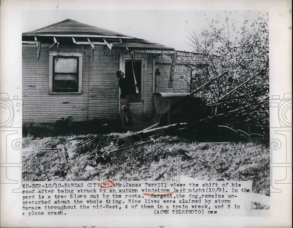1949 Wreckage from a tornado in Kansas City, Mo.  - Historic Images