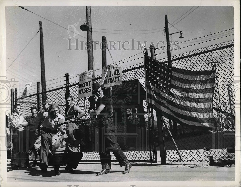 1941 Aluminum company workers on strike at plant  - Historic Images