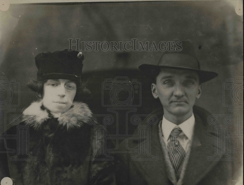 1920 Mr &amp; Mrs William B. Hoffman of Cantor, Ohio  - Historic Images