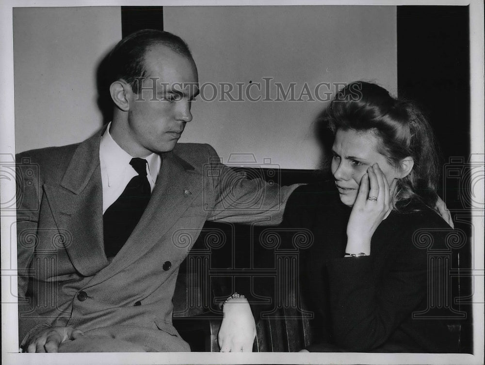 1948 Mr &amp; Mrs Elmer Schuler at Chicago inquest od daughter&#39;s death - Historic Images
