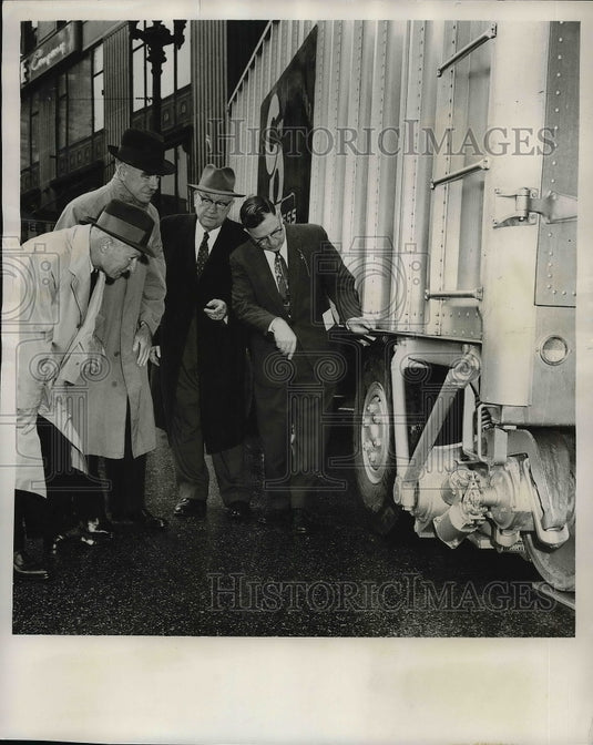 1957 New Railvan for Chesapeake & Ohio RR, W Tuchy, Sir Robertson - Historic Images