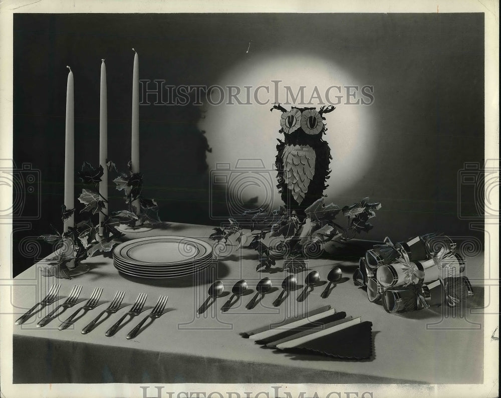 1940 Halloween Table Setting Holiday Crepe Paper Owl  - Historic Images