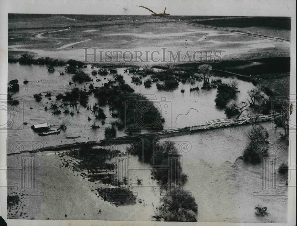 1934 Press Photo Washita river flooding at Elk City, Oklahoma - nea95783 - Historic Images