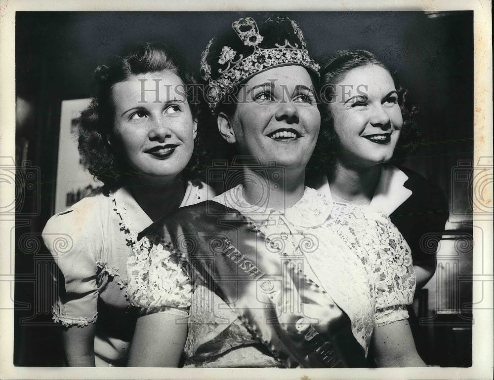 1938 Queen of The Day of Irish Day Celebration Rita Corrigan - Historic Images