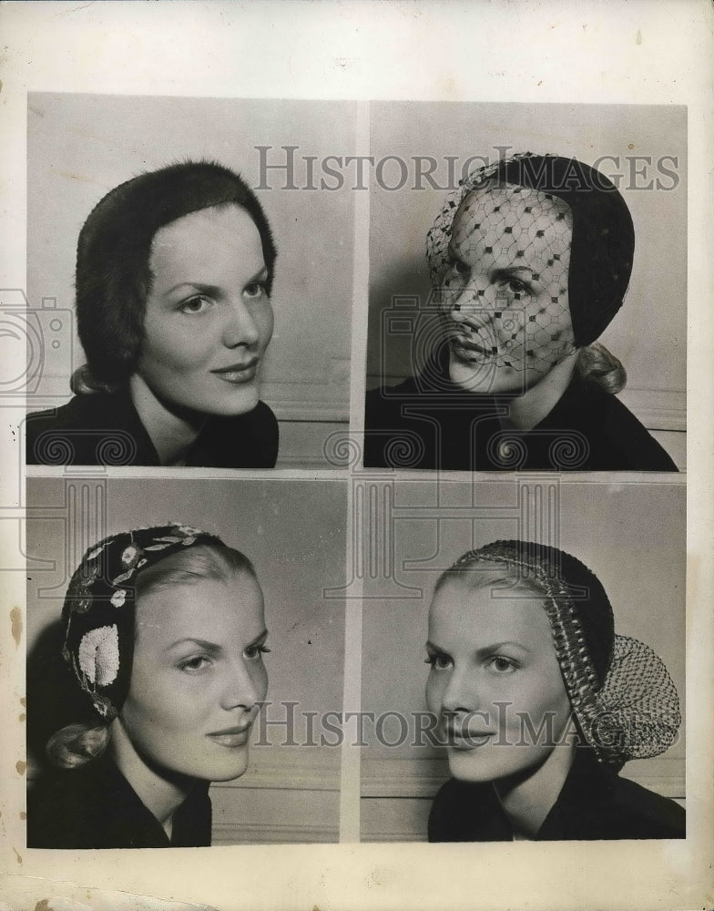 1943 Press Photo Woman&#39;s Page - nea95972 - Historic Images