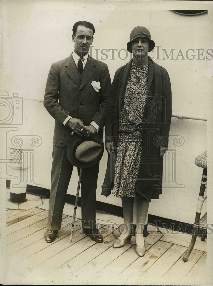 1928 Count De Yebes with Countess De Yebes as they arrived in New - Historic Images