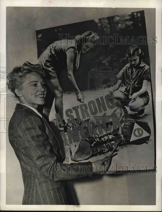 1942 Mayrxs Chaney  - Historic Images