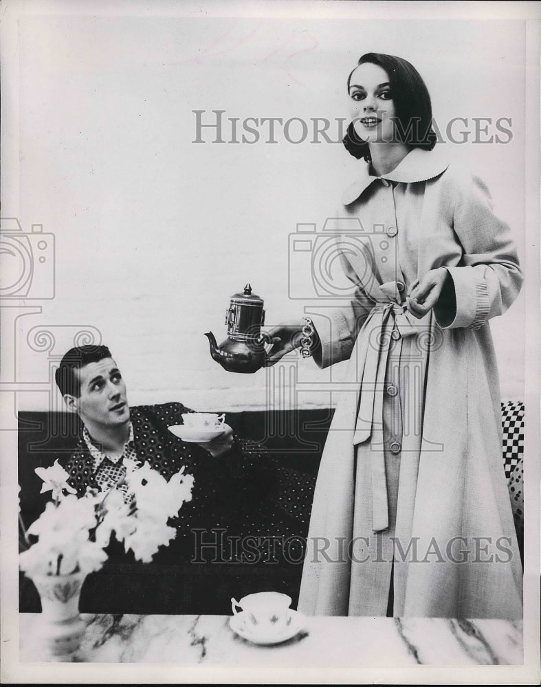 1953 Press Photo Fashion for June Brides. - nea96056-Historic Images