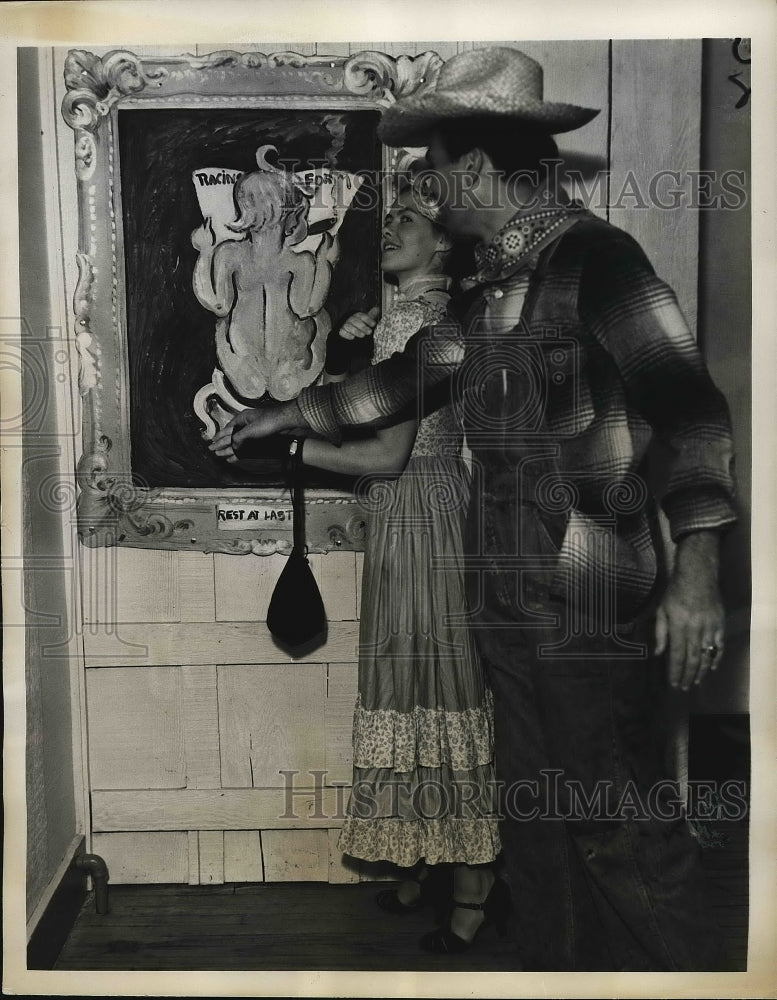 1937 Press Photo Eddie Safargian & Nancy Ryan at LA. Calif. art show - nea96102 - Historic Images