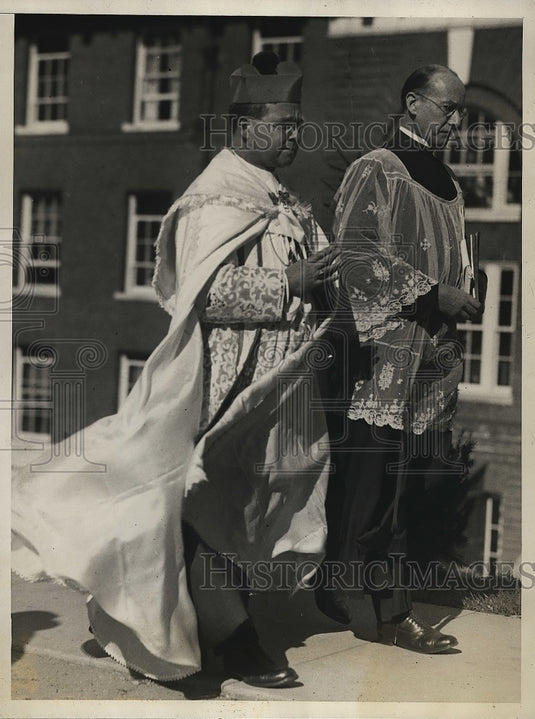 1927 Press Photo Bishop Murray and Father Tivnan at Bishop Consecration in Maine - Historic Images