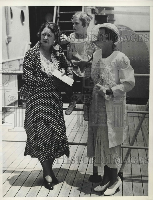 1934 Navy Families Moving Day People Aboard Liner Malolo for Hawaii - Historic Images
