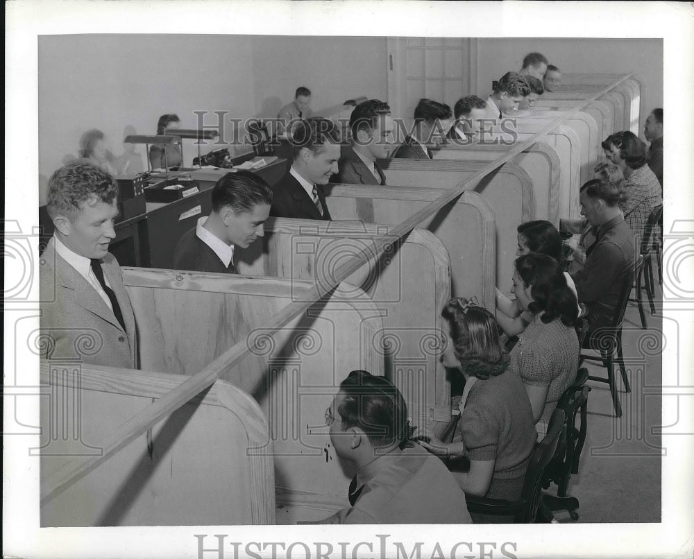 1942 Press Photo Aviation Training Cadets Fill Out Life Insurance, Maxwell Field - Historic Images