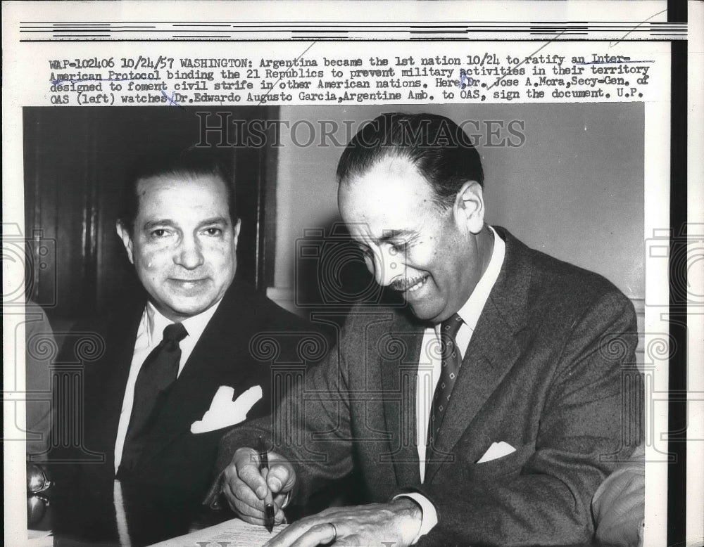 1957 Dr Jose Mora, Sec Gen of OAS &amp; Dr Edwardo Garcia of Argentina - Historic Images