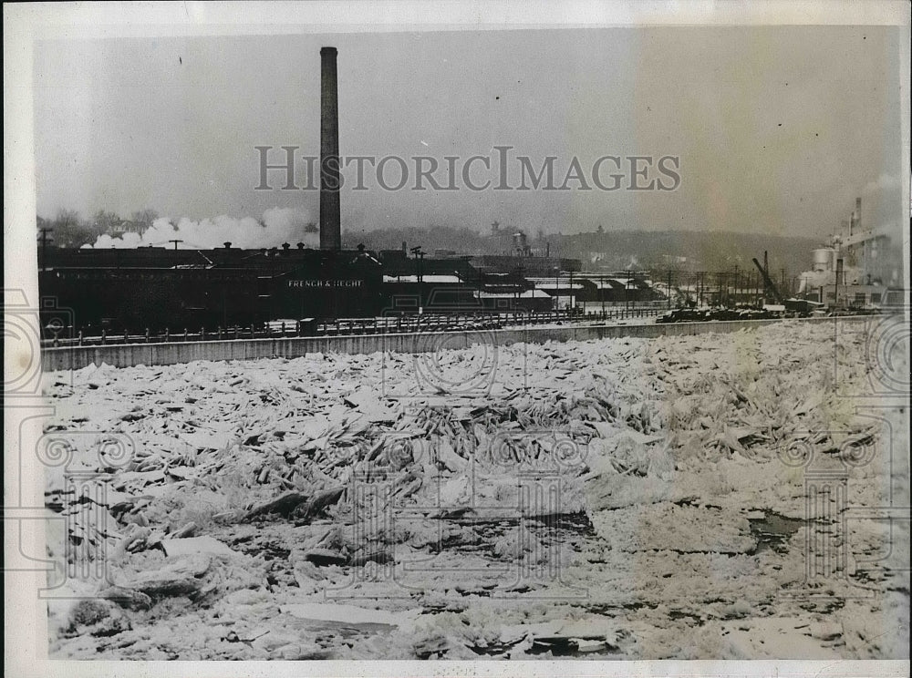 1934 Large ice jam on Mississippi River near Rock Island Illinois - Historic Images